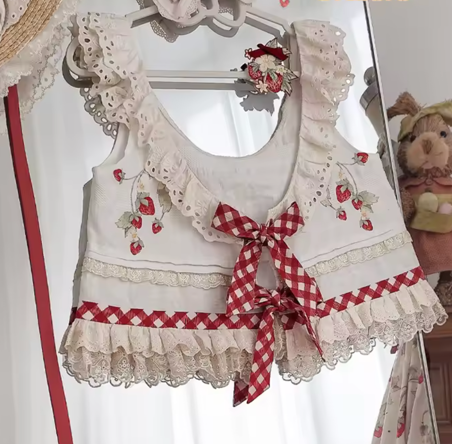 Adorable Strawberry Vest Jaet